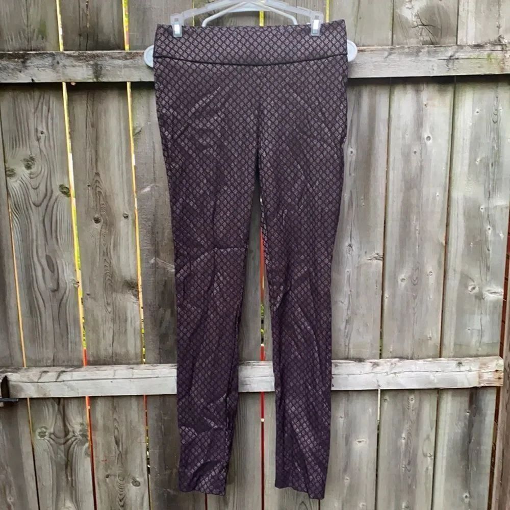 Apt.9 snowflake print leggings sz. 4